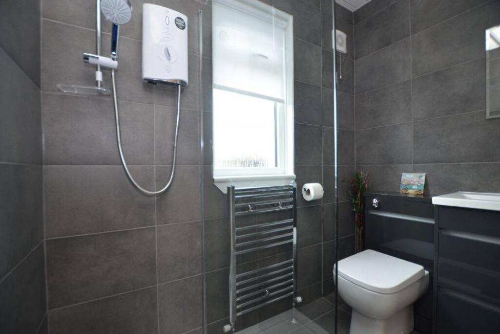 Appartamento Ideally Located Modern Flat Troon Esterno foto